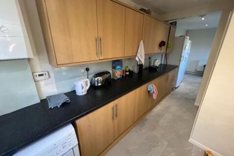 Room 1, Queen Edith's Way, CB1 photo 4