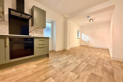 Flat 1 Kitchen-Living Area (2).jpg