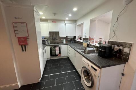 Denison Road, Victoria Park, £140pppw photo 5
