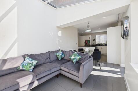 CAM02854G0-PR0359...