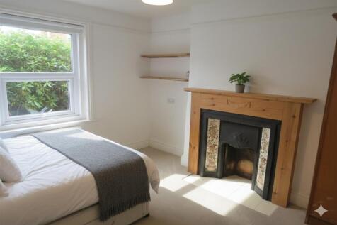 Priestley Road, BH10 photo 4