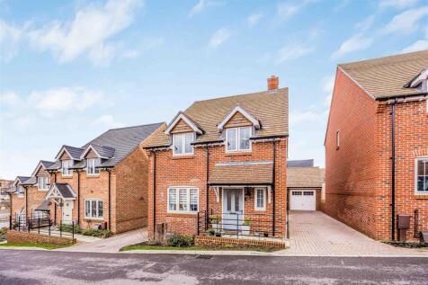 7 Alder Grove, Horndean-Small-PorticoMarketing-Sol