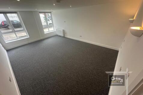 |Ref: R213943|, Leigh Road, Eastleigh, SO50 9DF photo 3