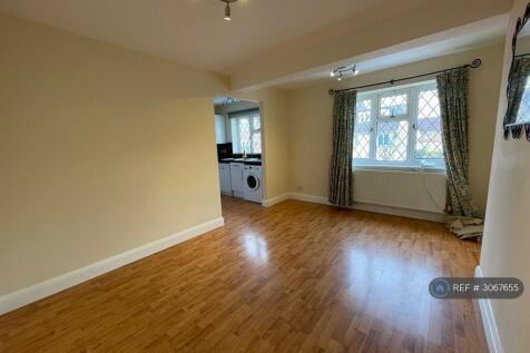 Forest Drive, Theydon Bois, Epping, CM16 photo 3