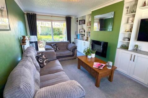 DOUBLE ASPECT LOUNGE