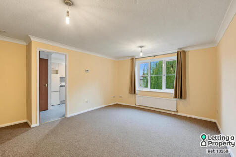 Yeomanry Close, Epsom, Surrey, KT17 4DD photo 3