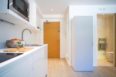NEWCASTLE-UNDER-LYME | STUDENT | SEPTEMBER | ST5 photo 3