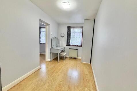 Davidson Frost-Wellings, DFW Twickenham Gardens, B