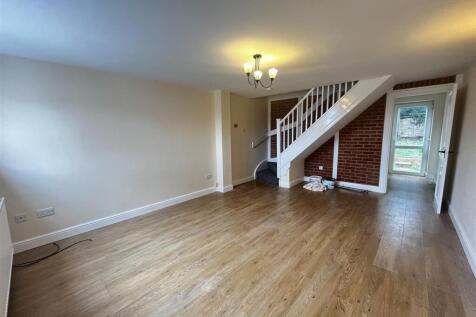 Living Room (1/2)