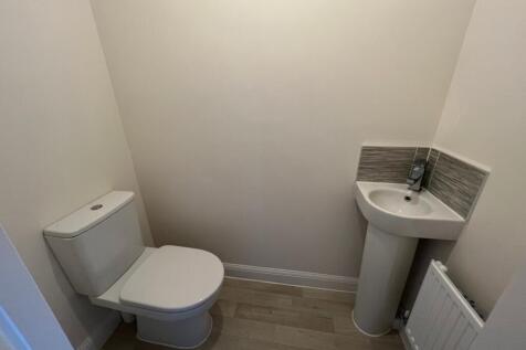 Cloakroom/wc
