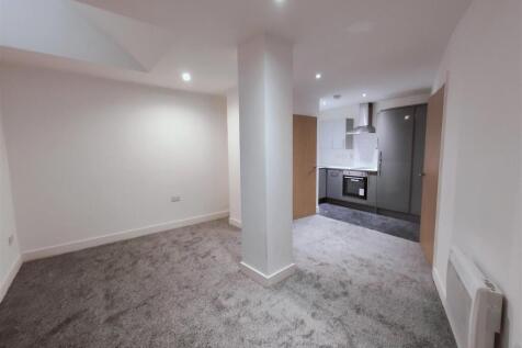 LOUNGE / KITCHEN