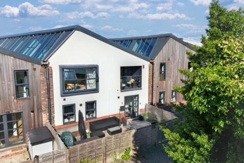Telford, TF4 - property photo
