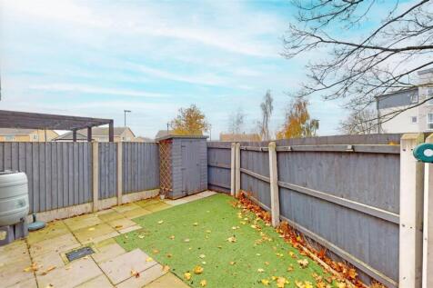 Swan View Close 7 Rear Garden 2023 2.jpg