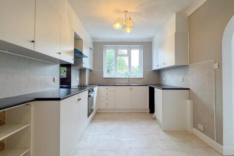 Hurst Drive, Waltham Cross photo 3