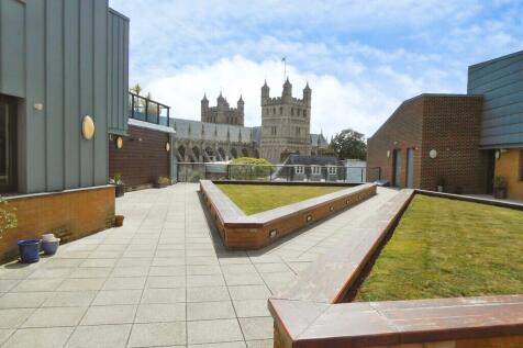 2-bed flat on Princesshay, £1,745/mo