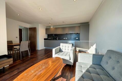 Lounge / Kitchen