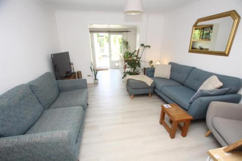 Living room a.jpg