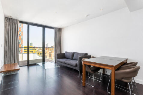 A two-bedroom apartment set on sixth floor of Meranti House, forming part of the highly regarded Goodmans Fields development, offering residents access to a 24-hour concierge, gym, swimming pool and s