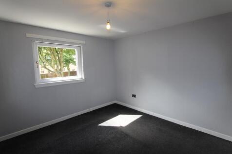 Kinnis Court, Dunfermline, KY11 photo 5
