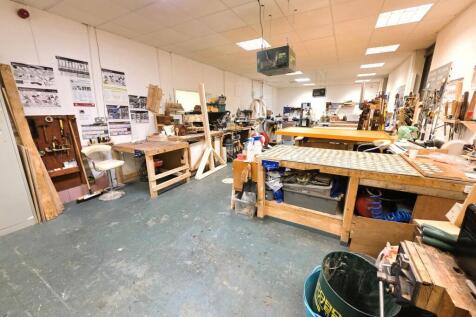 Shop to rent Image 10