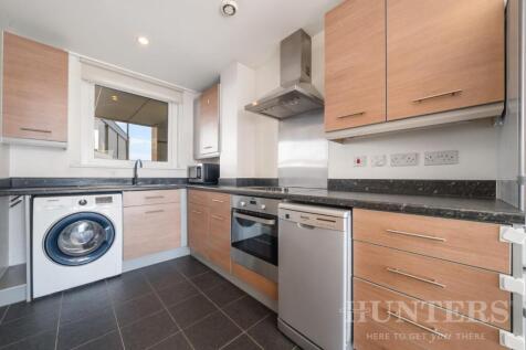 Flat 33, Coppermill Heights N17 9FG-4.jpg