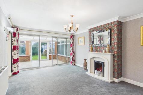 Living/Dining Area
