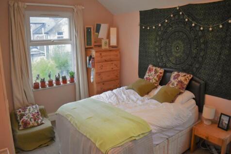 First Floor Rear Bed