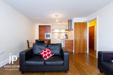 Falcon Drive, Cardiff, Cardiff (County of), CF10 photo 3