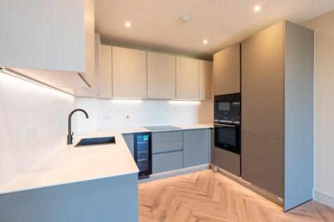 Lapidge Drive, London, SW17 photo 3