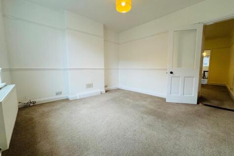 LOUNGE: