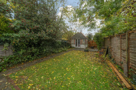 1372487-4-68f9f60...