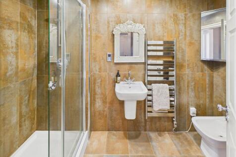 Shower Room/Cloak Room