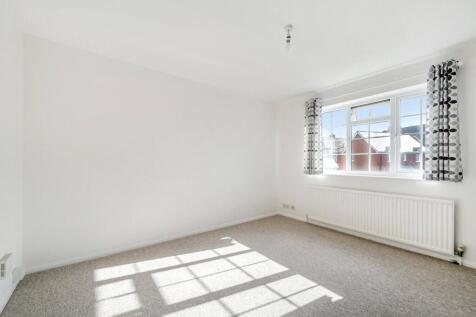 Elmbridge Road, Cranleigh, Surrey, GU6 photo 4