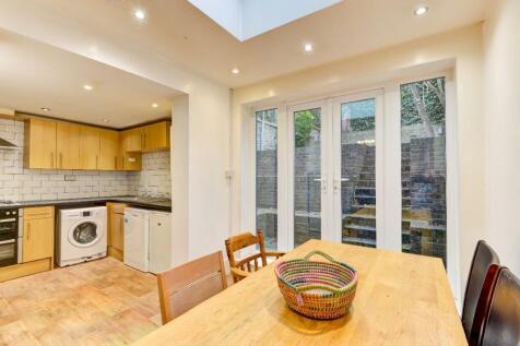 Roundhill Crescent, BN2 photo 4