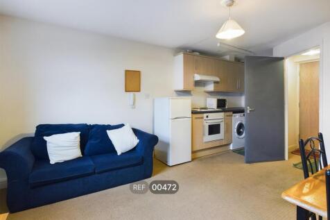 Kitchen &amp; Living area