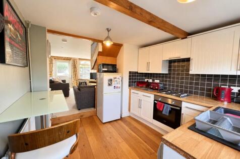 73 Woodmancote - kitchen.jpeg