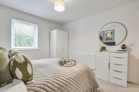 Kirk Beston Close, Leeds, West Yorkshire, LS11 photo 4