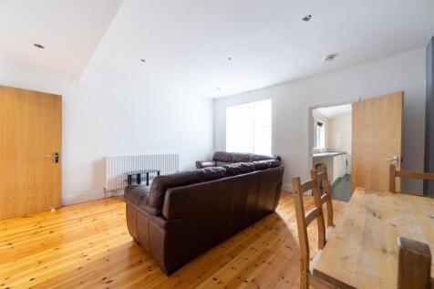 £100pppw - Biddlestone Road, Heaton, NE6 photo 4