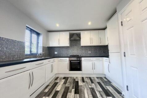 83 Abbeylea Drive, Chew Moor, Bolton, BL5 3ZD photo 4