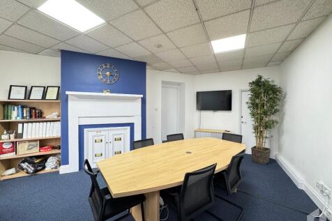 Office to rent Image 3