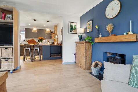 view through to kitchen