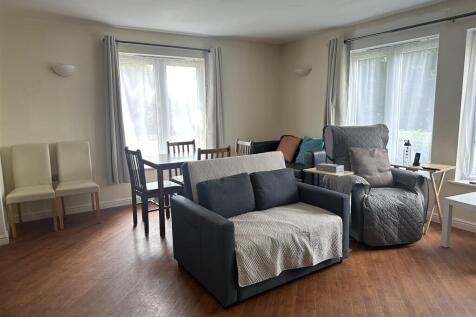 Open Plan Lounge/Kitchen Space