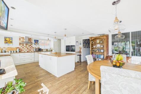 Open Plan Kitchen/Dining Room