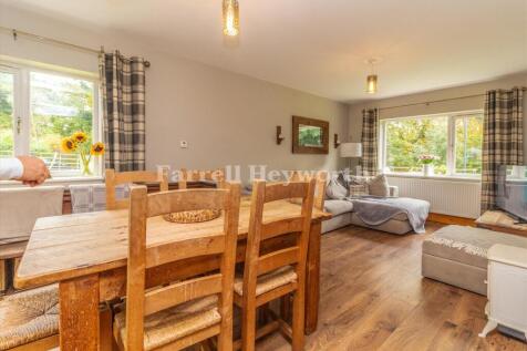 Lounge Diner image 2