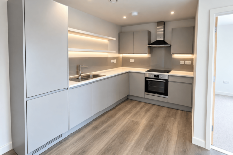 2 bed flat to rent Dryden Road, London W7.
