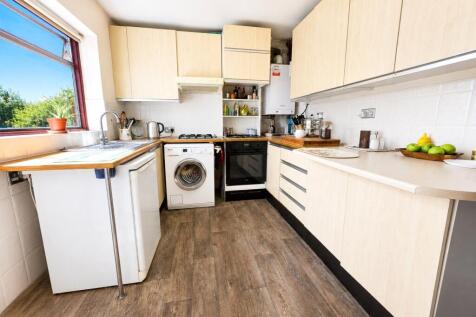 The Crest, Leigh-on-Sea, Essex, SS9 photo 4