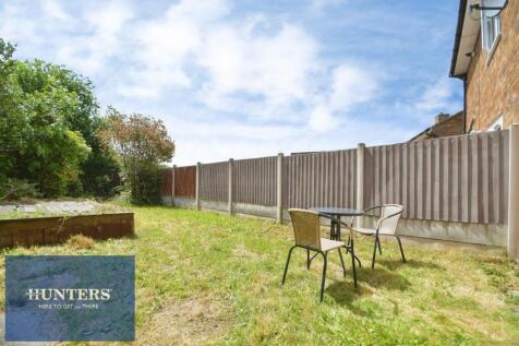 rear garden 2.jpg