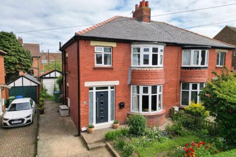 Whitby, YO21 - property photo
