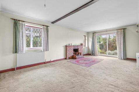 Merano, School Close, Cryers Hill HP15 6JX-5.jpg