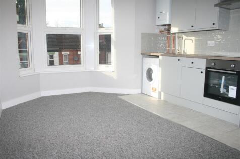 Flat 4 (1).JPG